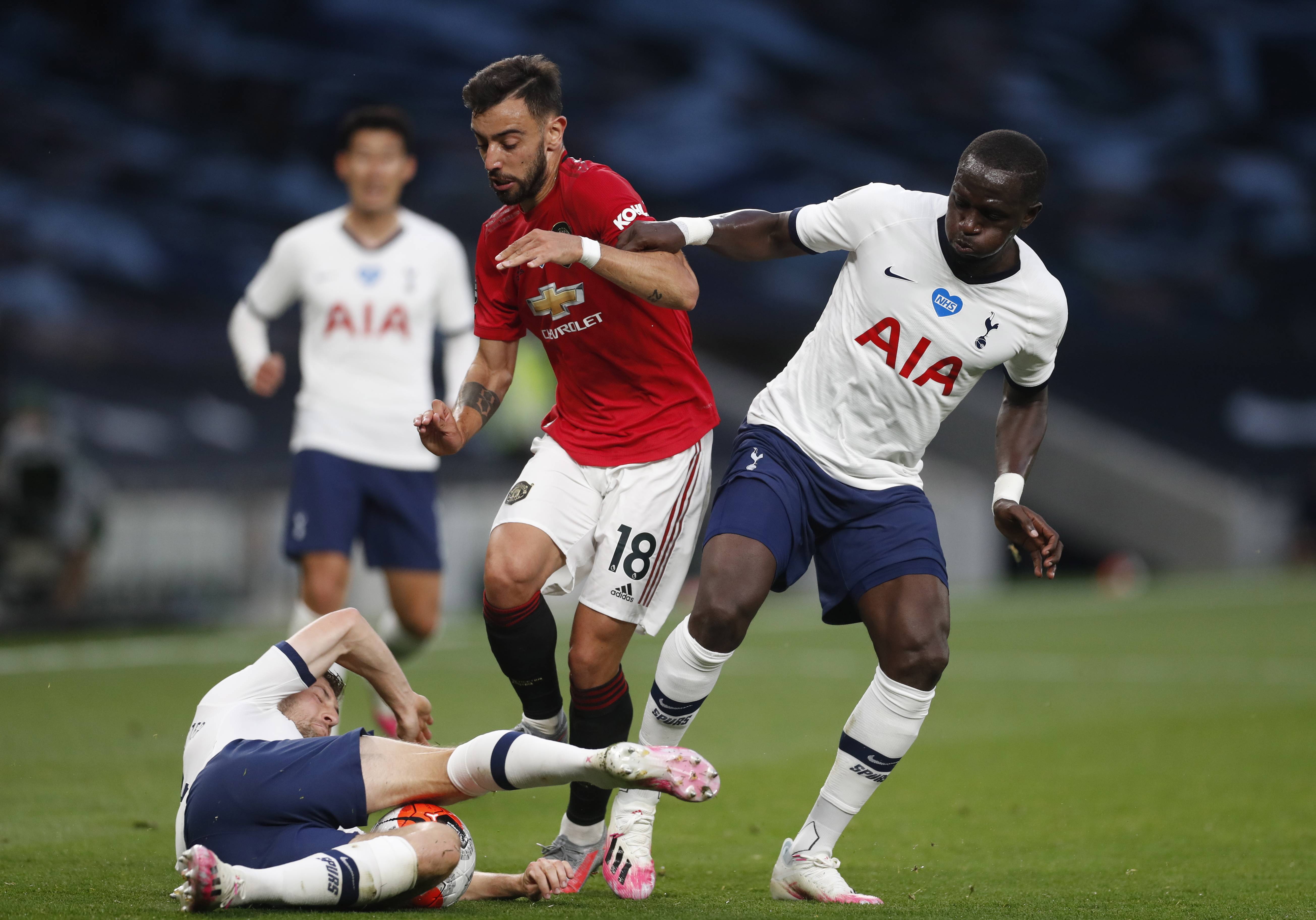 对手防守不 对手防守不